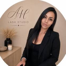 AM LASH & MAKEUP Studio